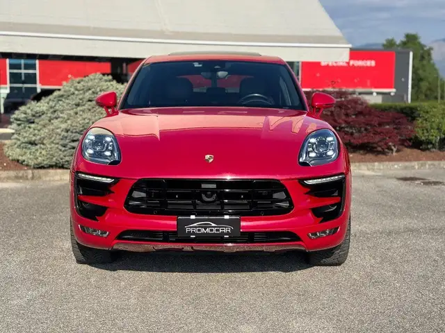 Porsche Macan view 2