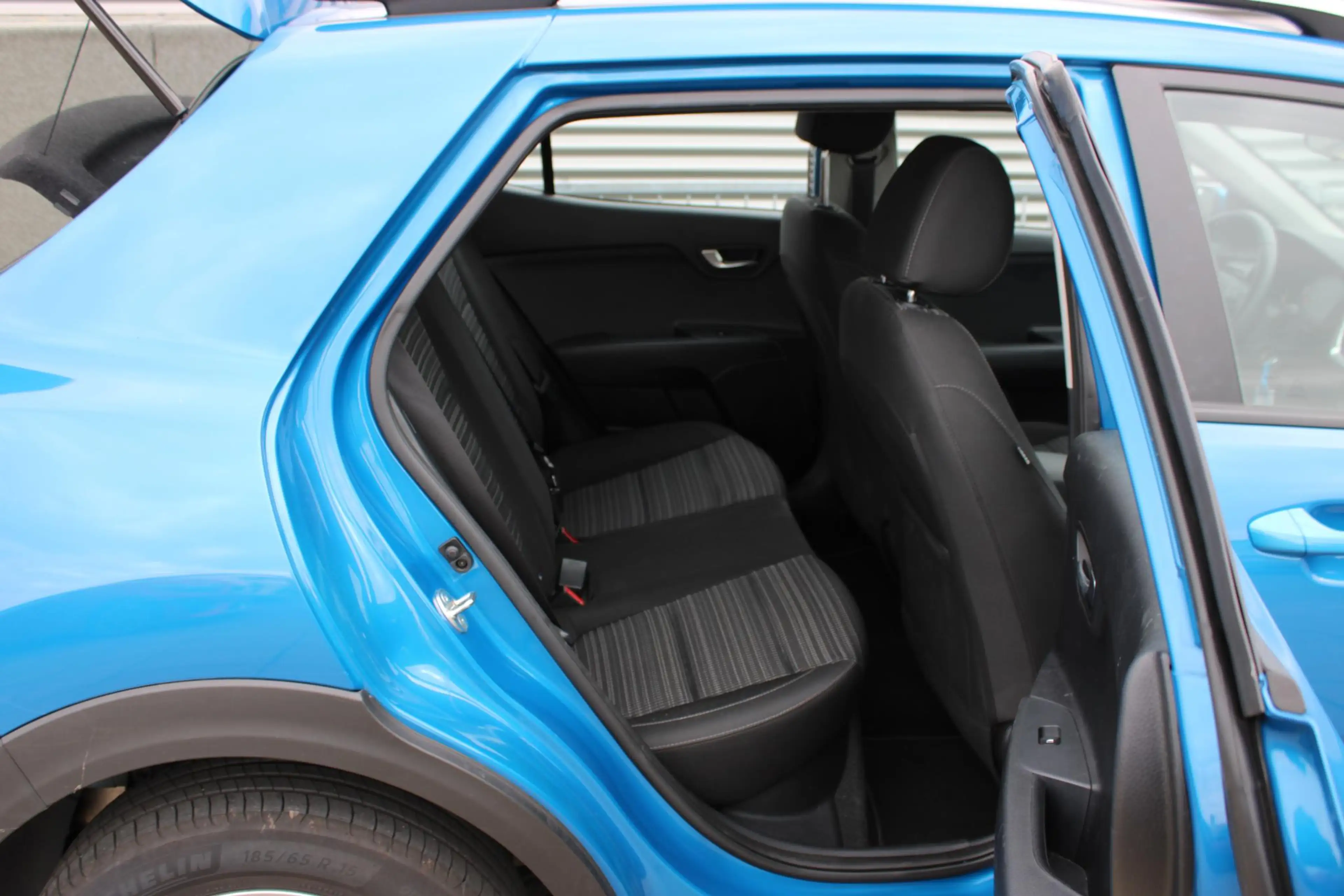 Kia Stonic 1.0 T-GDi MHEV DynamicLine — photo 12
