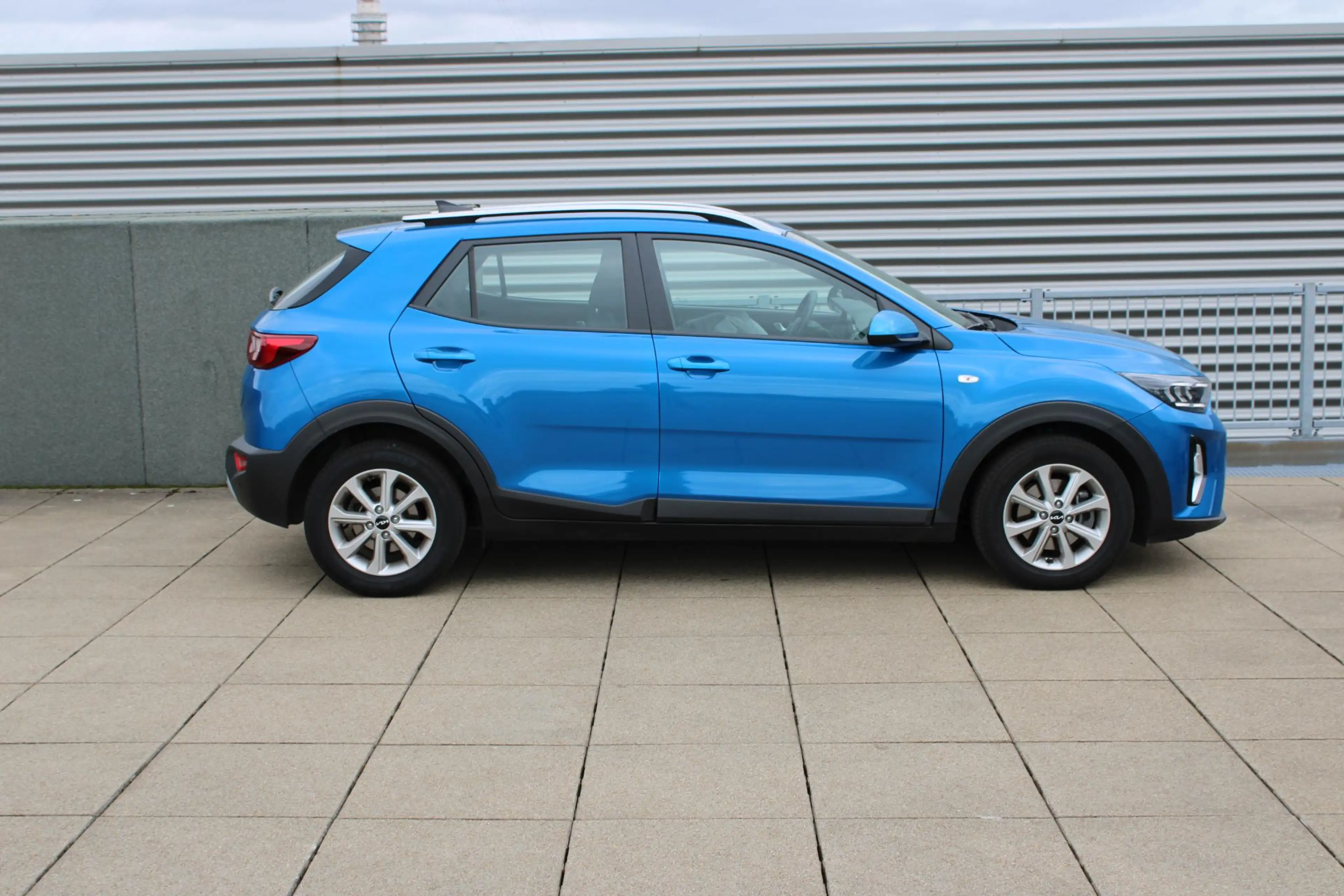 Kia Stonic 1.0 T-GDi MHEV DynamicLine — photo 8