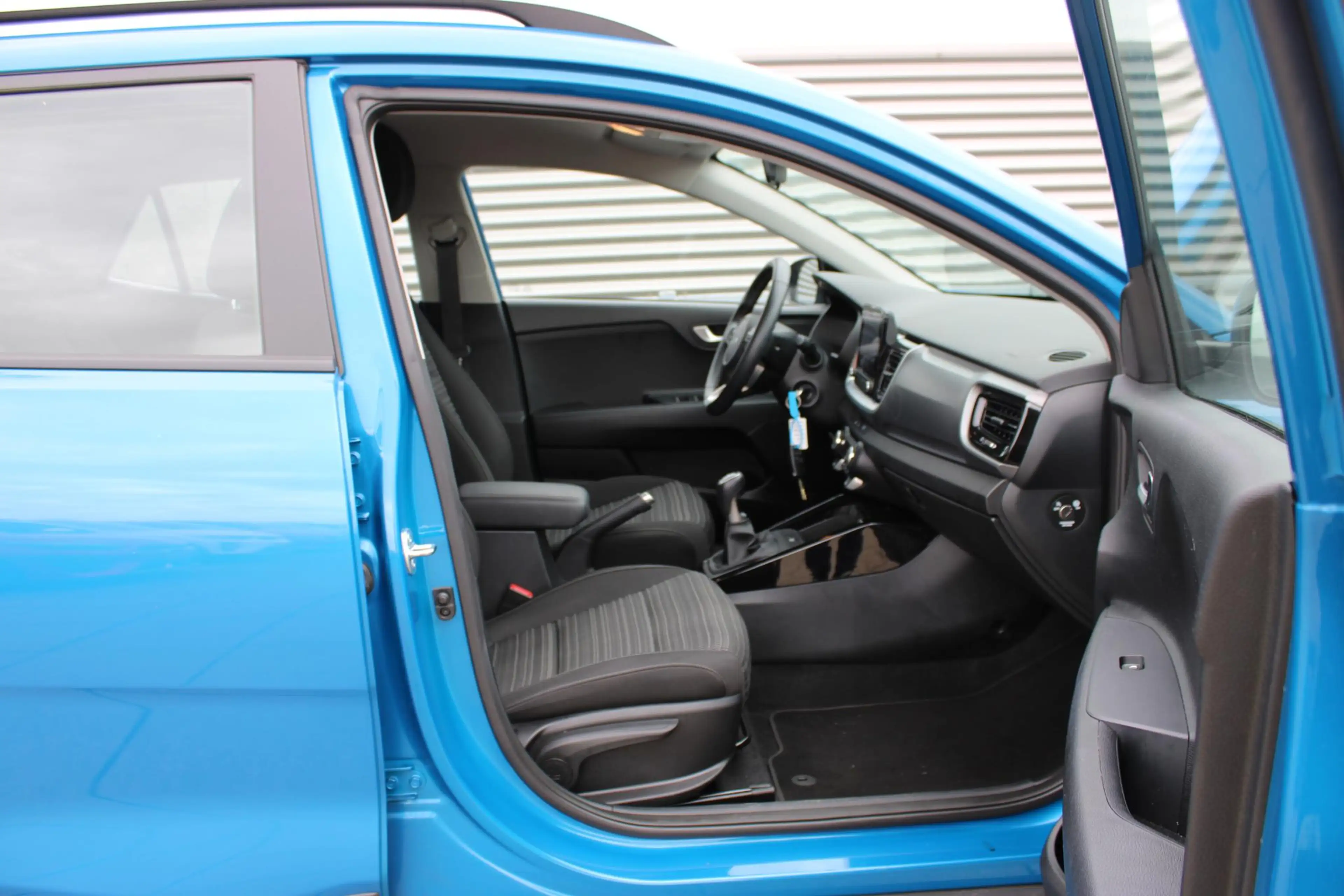 Kia Stonic 1.0 T-GDi MHEV DynamicLine — photo 10