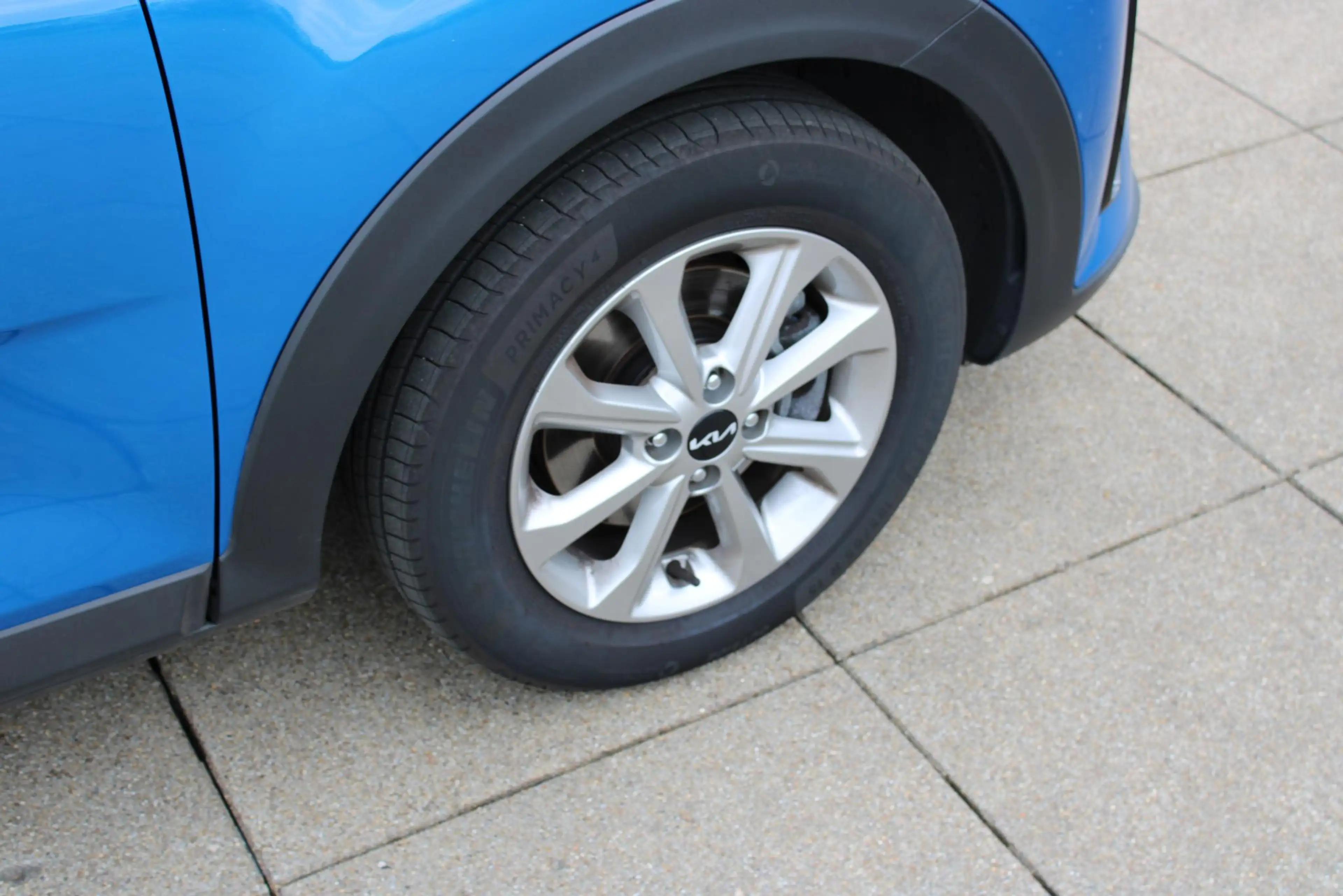 Kia Stonic 1.0 T-GDi MHEV DynamicLine — photo 9
