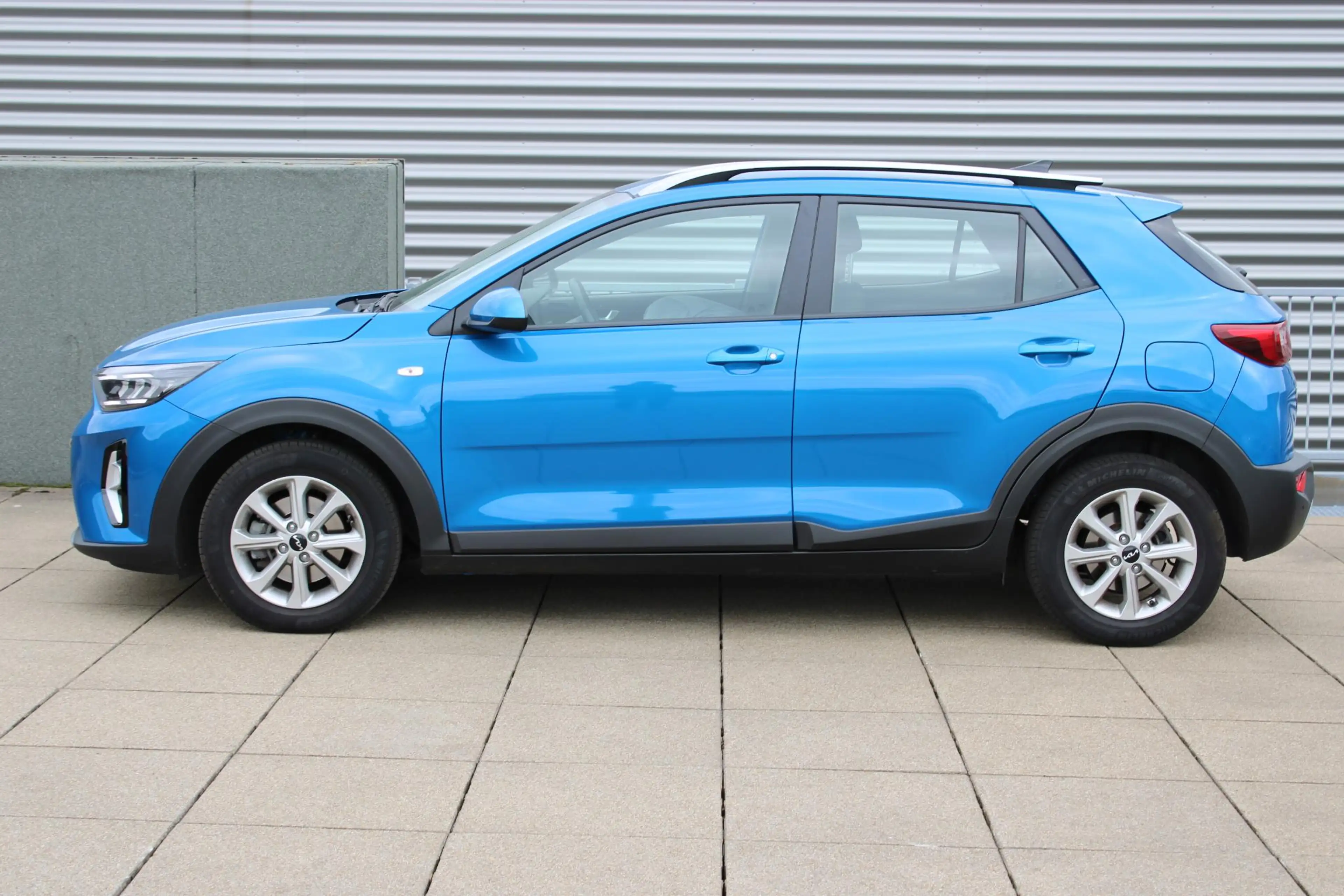 Kia Stonic 1.0 T-GDi MHEV DynamicLine — photo 4