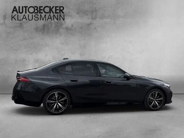 BMW I5 view 4