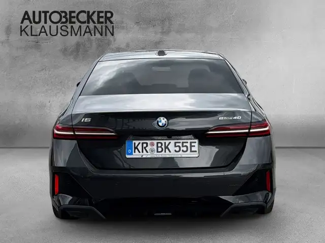 BMW I5 view 6