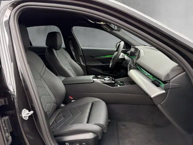 BMW I5 view 11