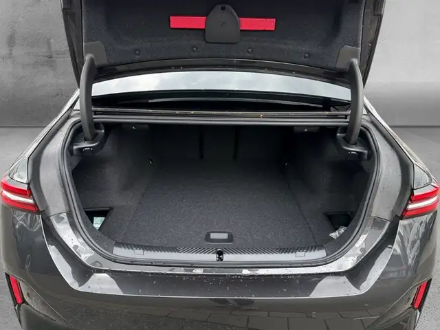 BMW I5 view 15