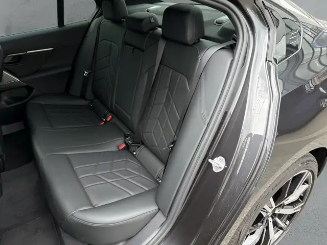 BMW I5 view 13