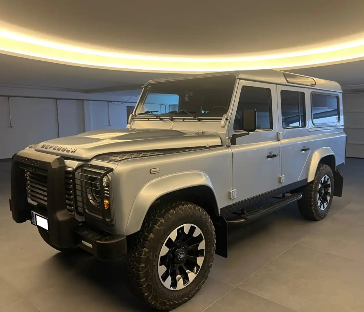 Land Rover Defender 110 SW SE Gris - 1