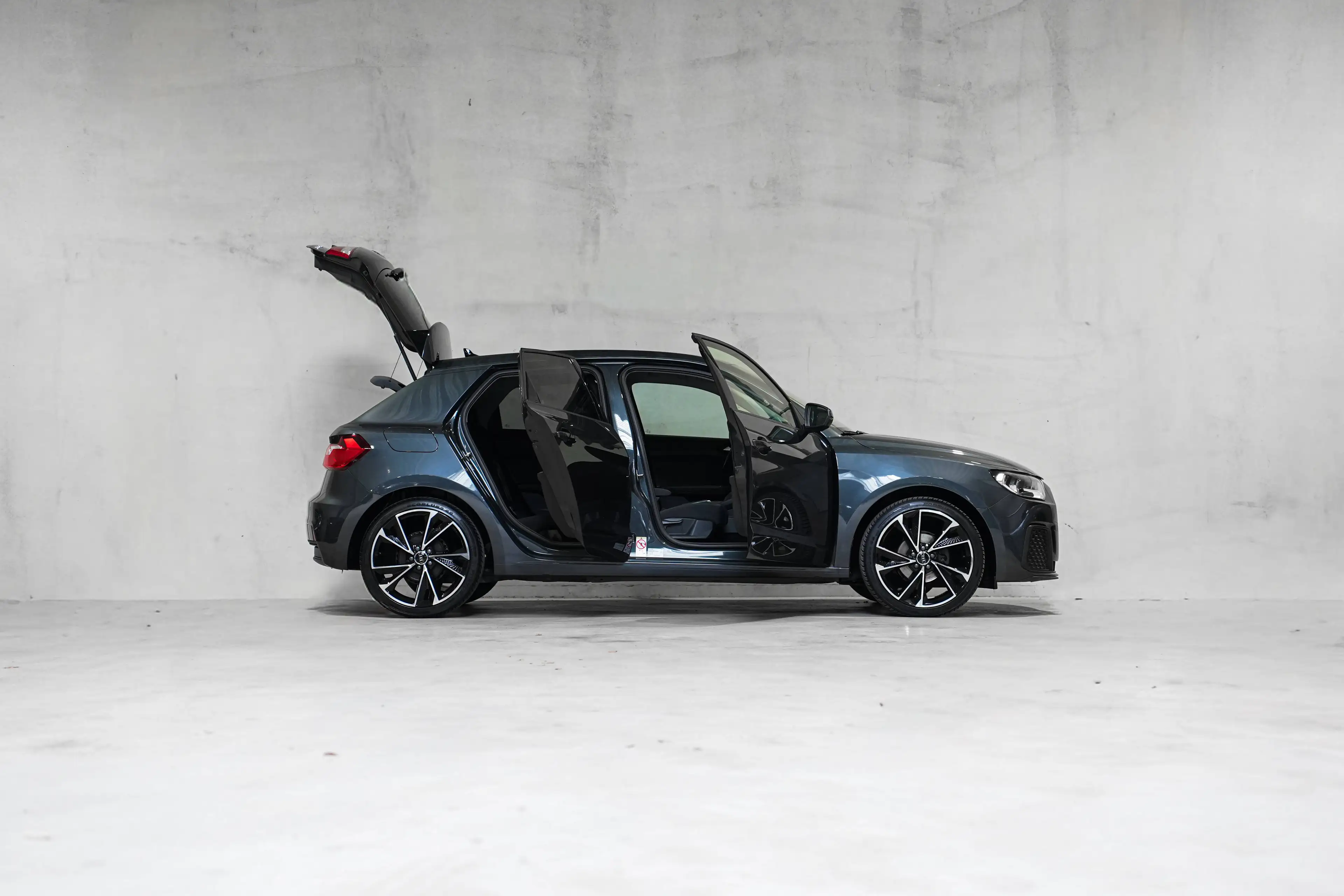 Audi A1 ✖️ 18' S-LINE | APPLE CARPLAY | BLACK PACK | TVA ✔️ — photo 6