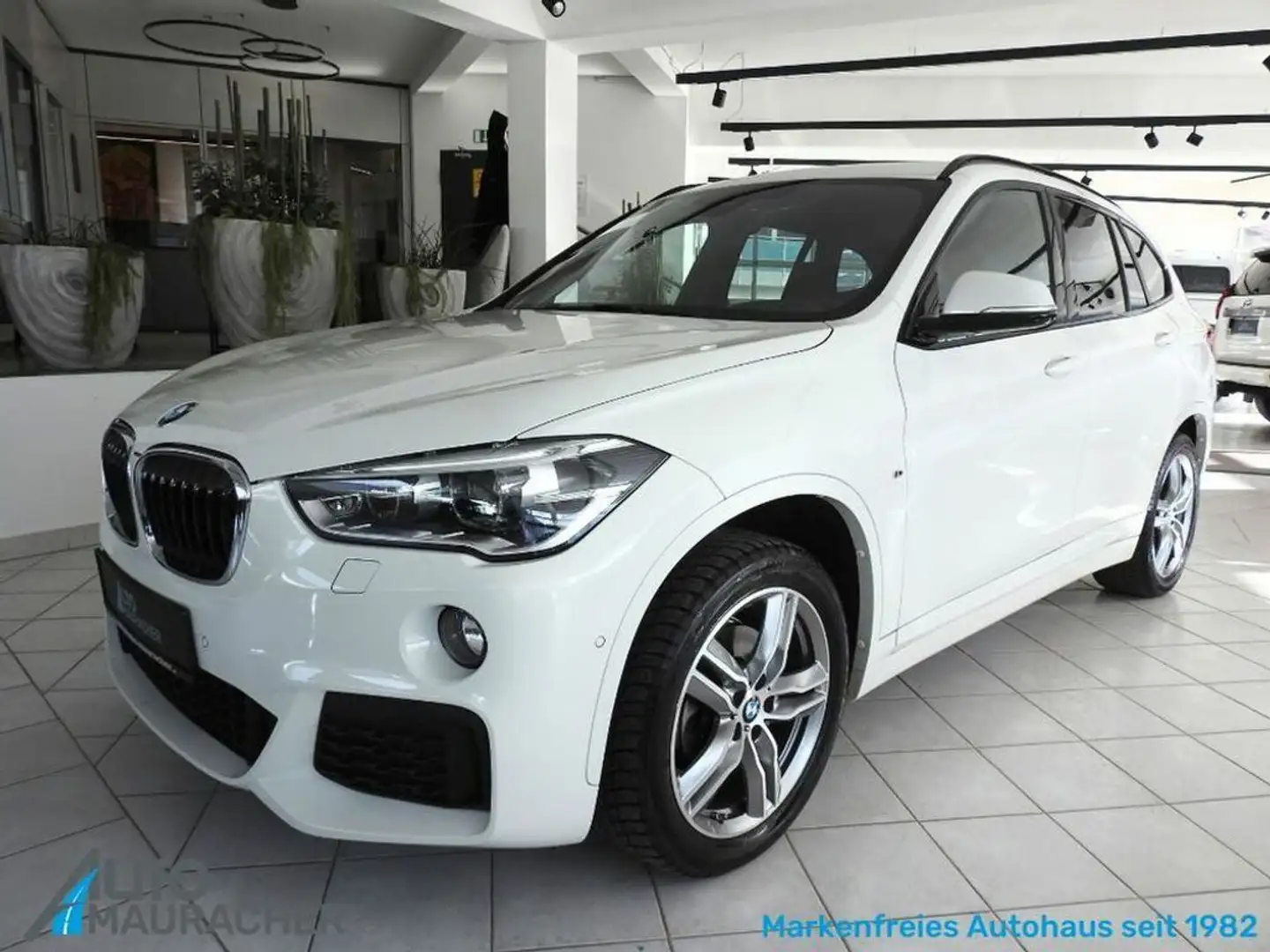 BMW X1 xDrive18d M Sport Aut.*LED*NAVI* Weiß - 1