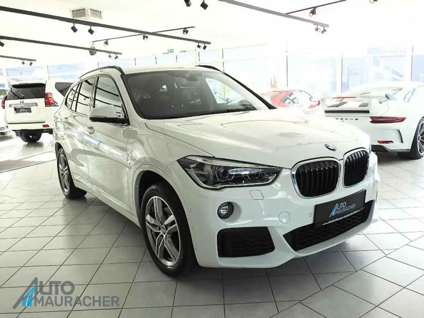 BMW X1 xDrive18d M Sport Aut.*LED*NAVI* Weiß - 2