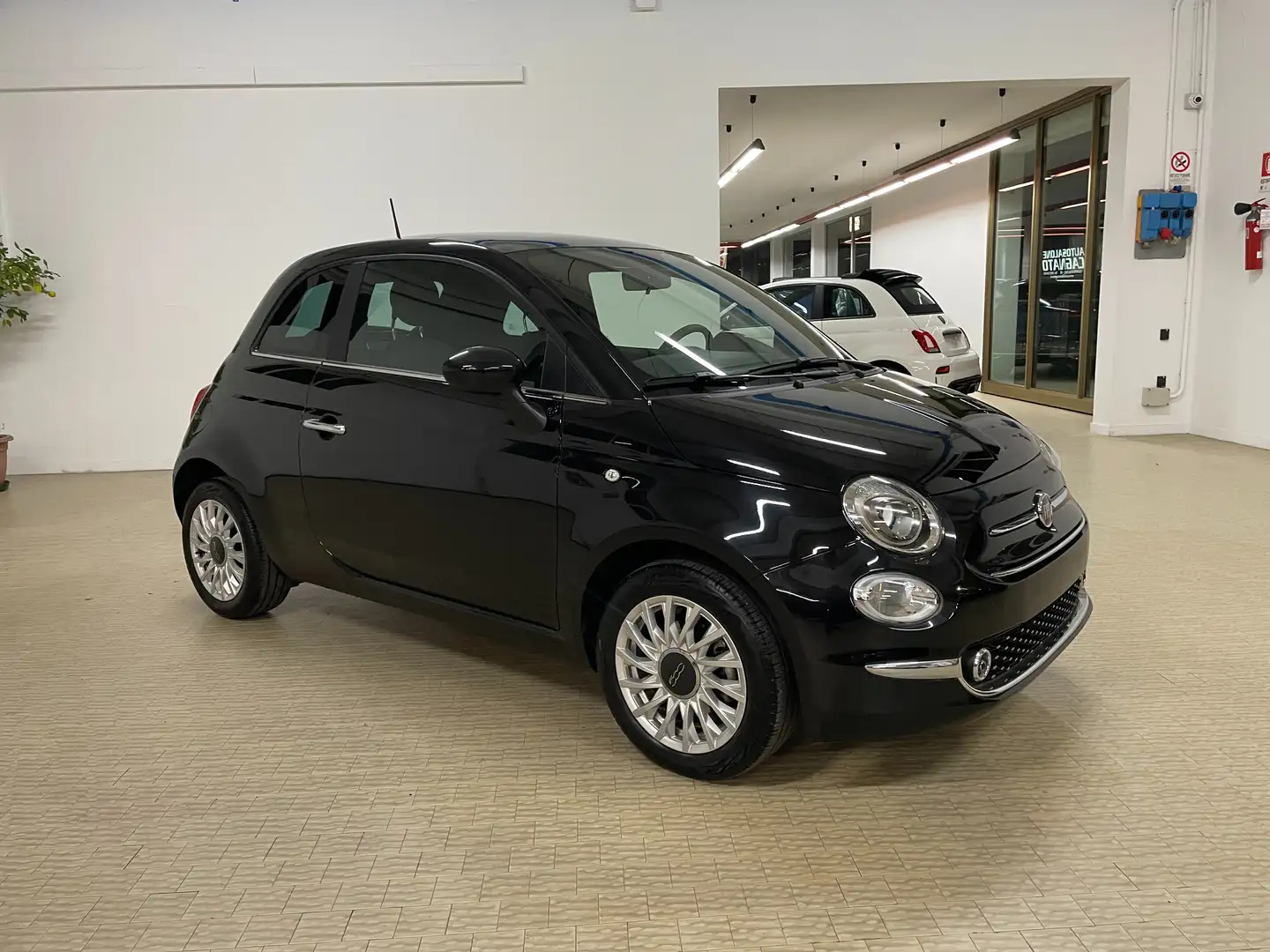 Fiat 500 1.0 hybrid Dolcevita 70cv Neopatentati Nero - 2