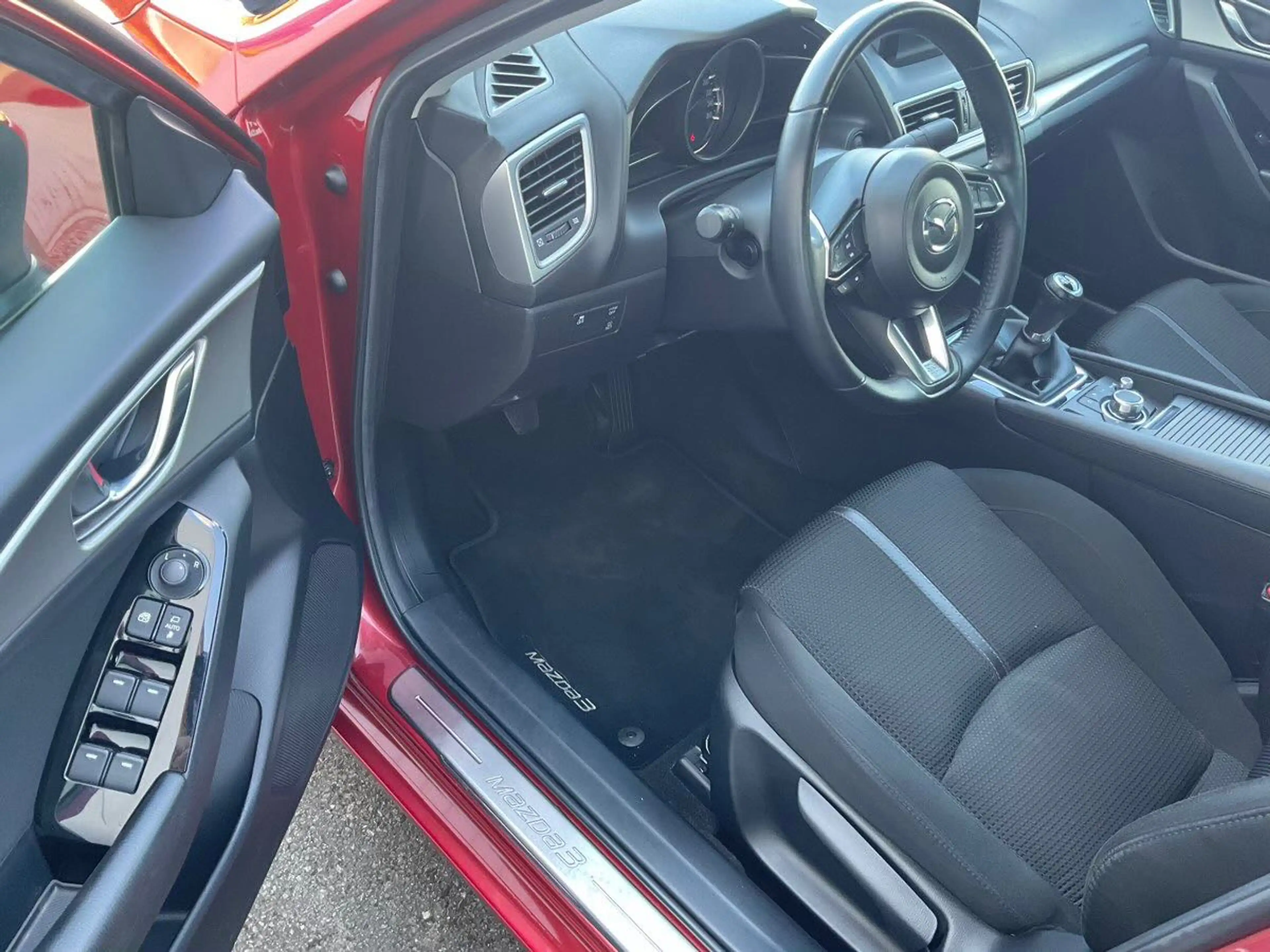 Mazda 3 Limosine — photo 6