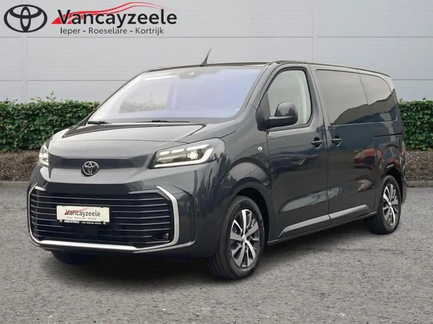 Toyota Verso Family 8pl Grau - 1