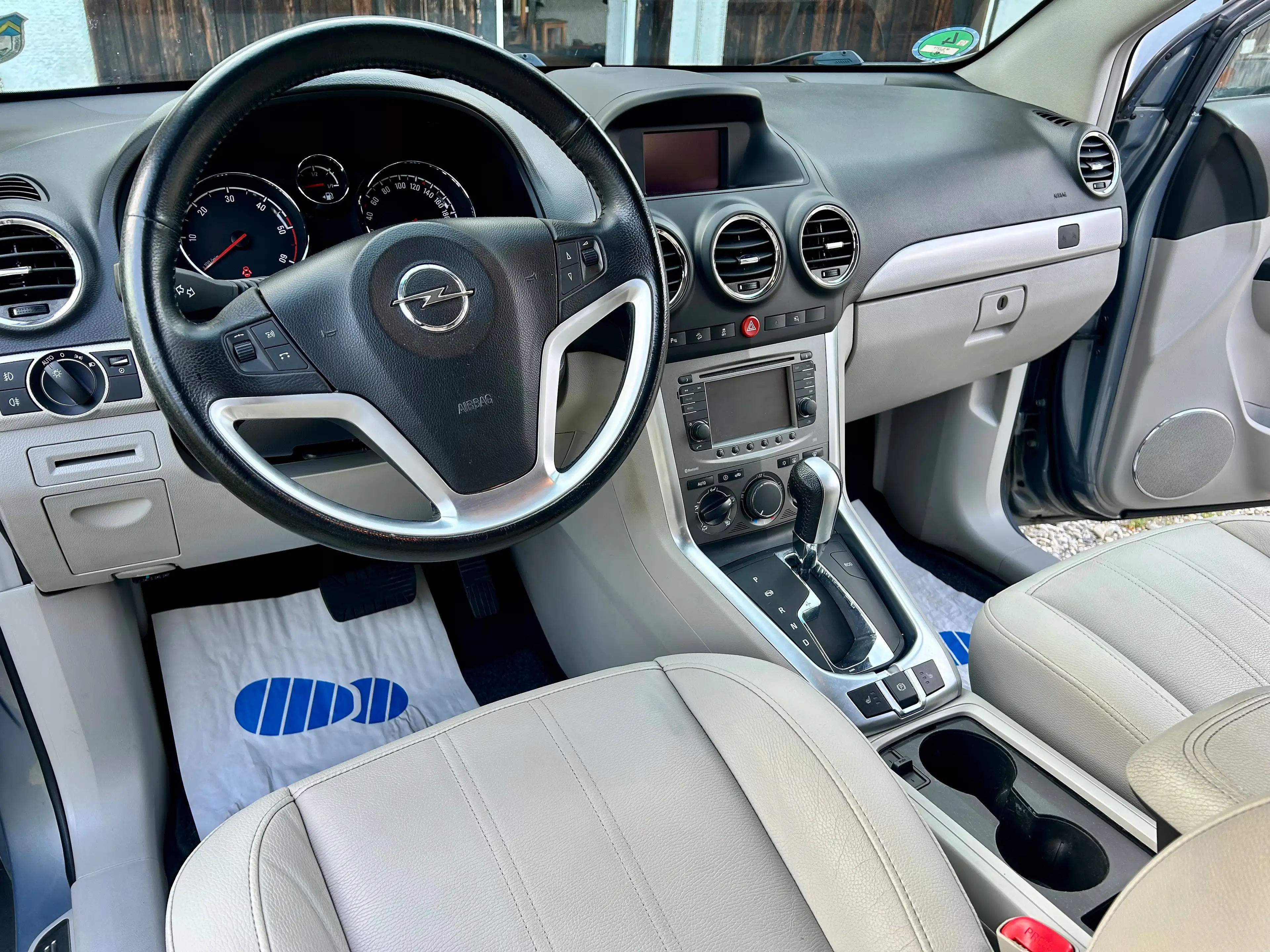 Opel Antara Cosmo 4x4 *AHK*Leder*PDC*Alu*Xenon* — photo 12