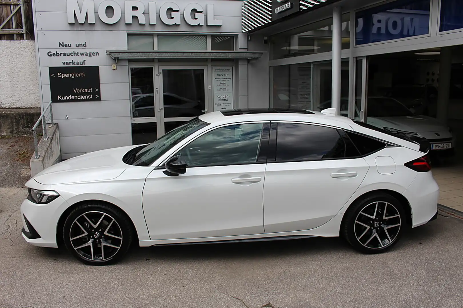 Honda Civic 2.0 i-MMD Hybrid Advance e-CVT Aut. Weiß - 1