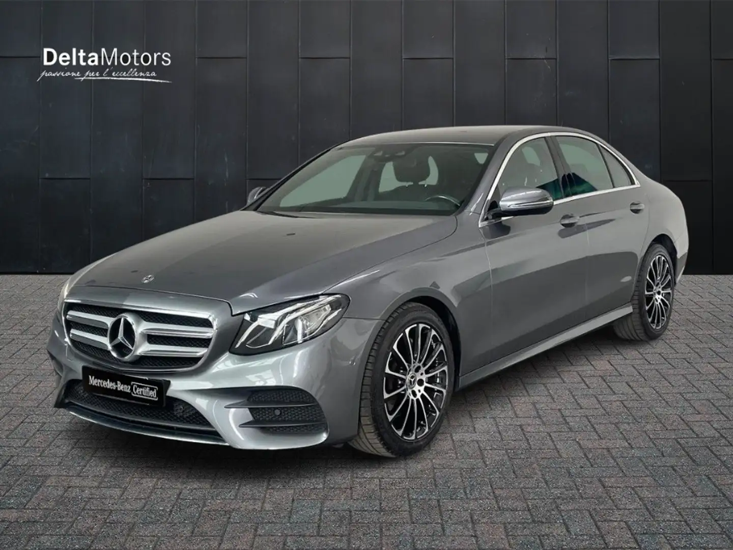 Mercedes-Benz E 220 220 d Premium 4matic auto Šedá - 1