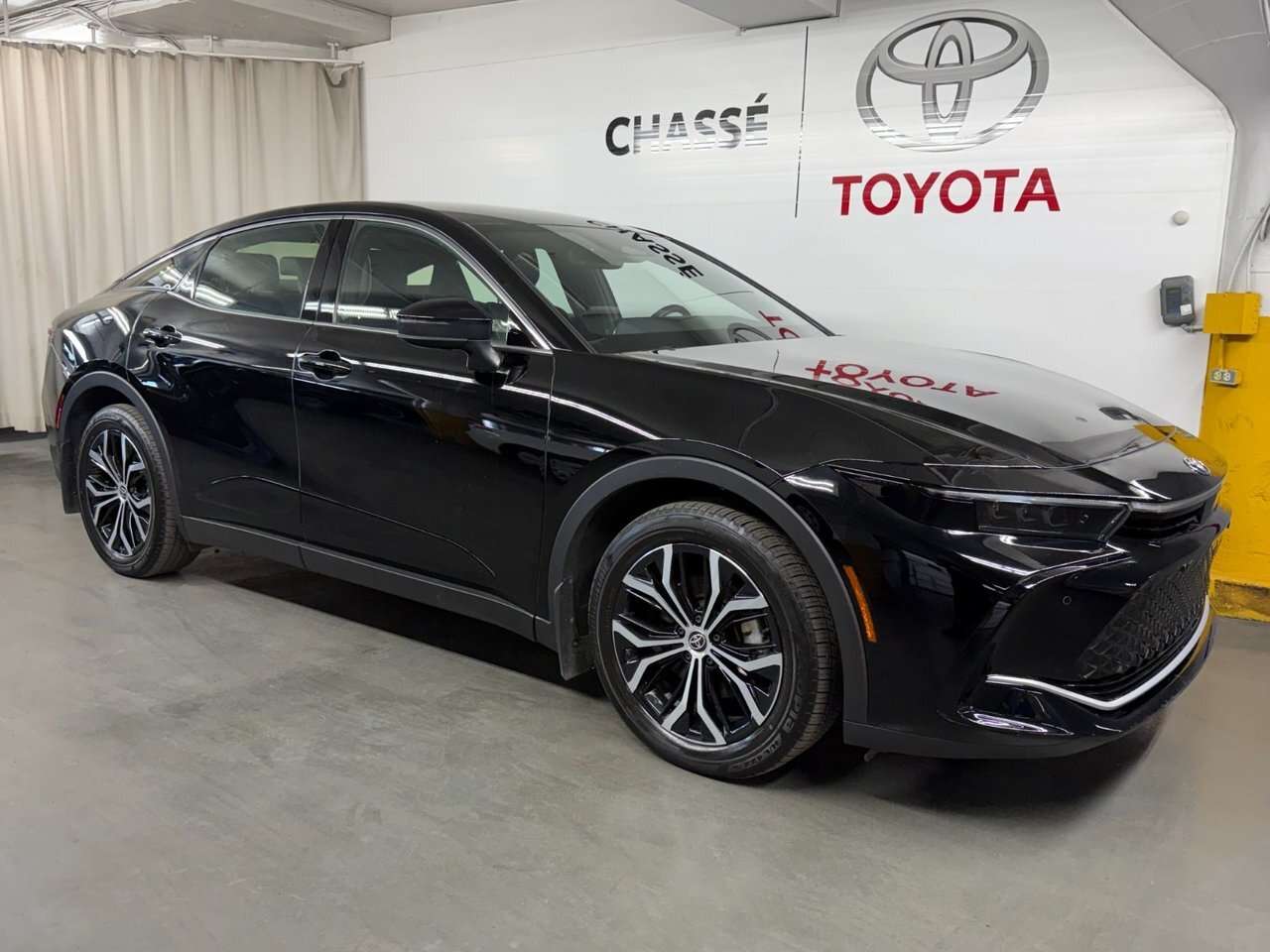 2024 Toyota Crown LIMITED *CUIR+TOIT PANO VITRÉ+SIÈGES VENTILÉS* — снимка 1