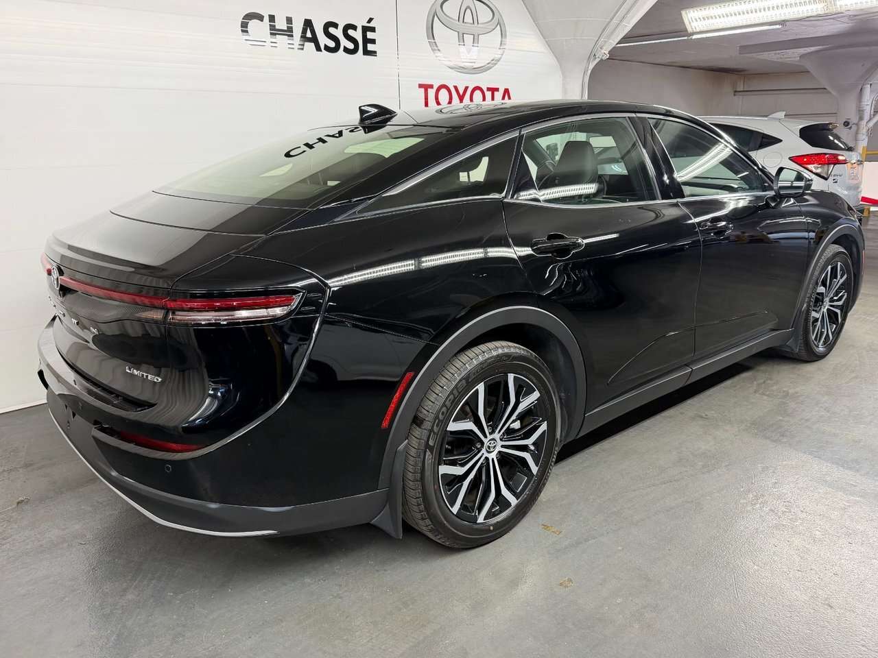 2024 Toyota Crown LIMITED *CUIR+TOIT PANO VITRÉ+SIÈGES VENTILÉS* — снимка 1