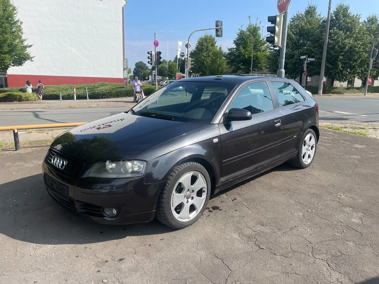 Audi A3 S line*TÜV/03/2026*TEMPOMAT*AHK*SCHIEBEDACH* Grau - 1