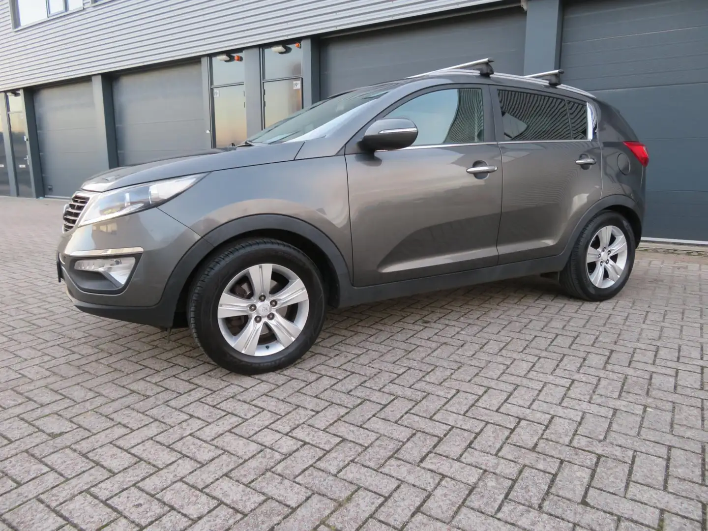 Kia Sportage 1.6 GDI X-ecutive Plus Pack Grau - 2