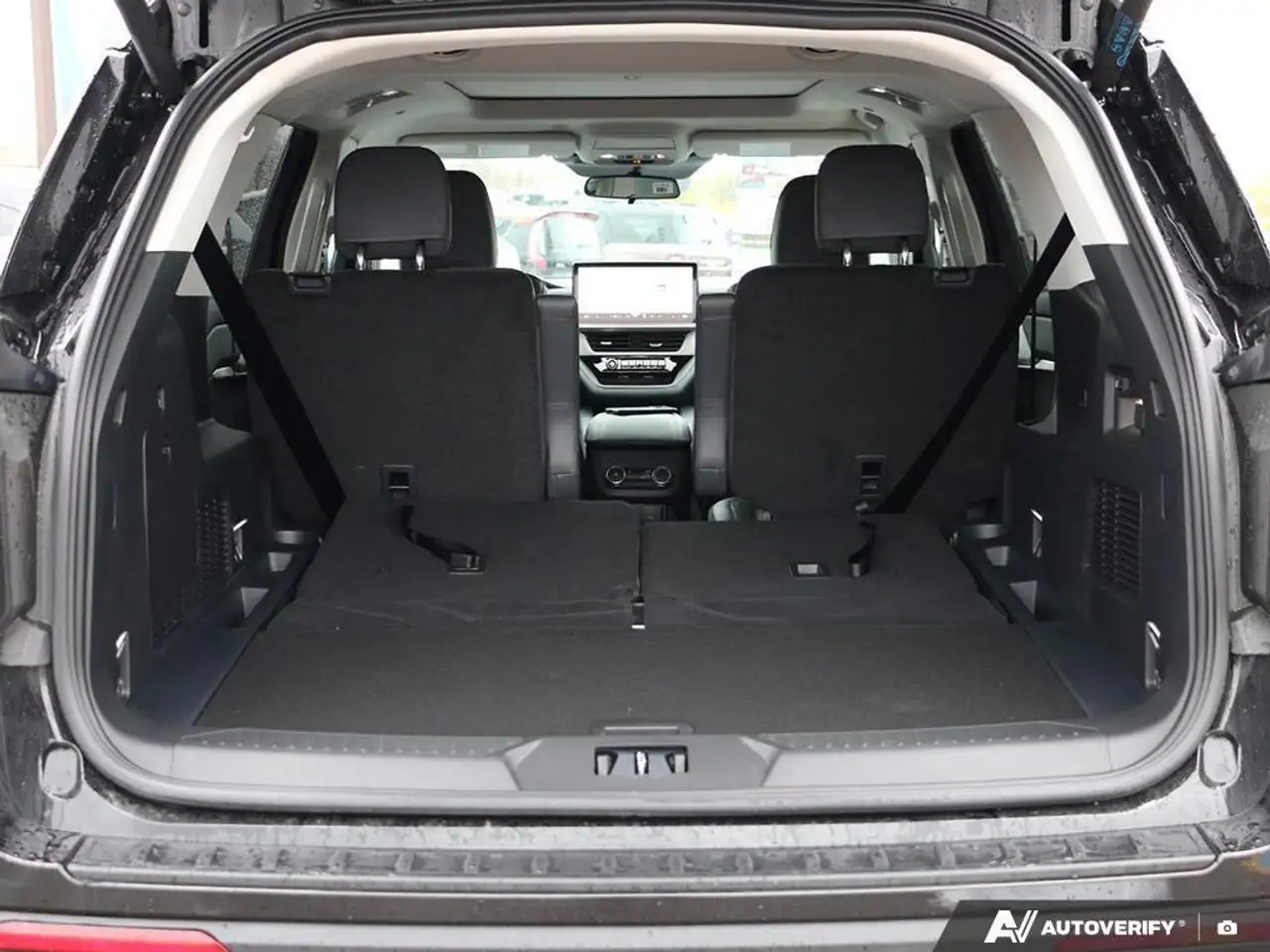 Ford Explorer снимка Ford Explorer