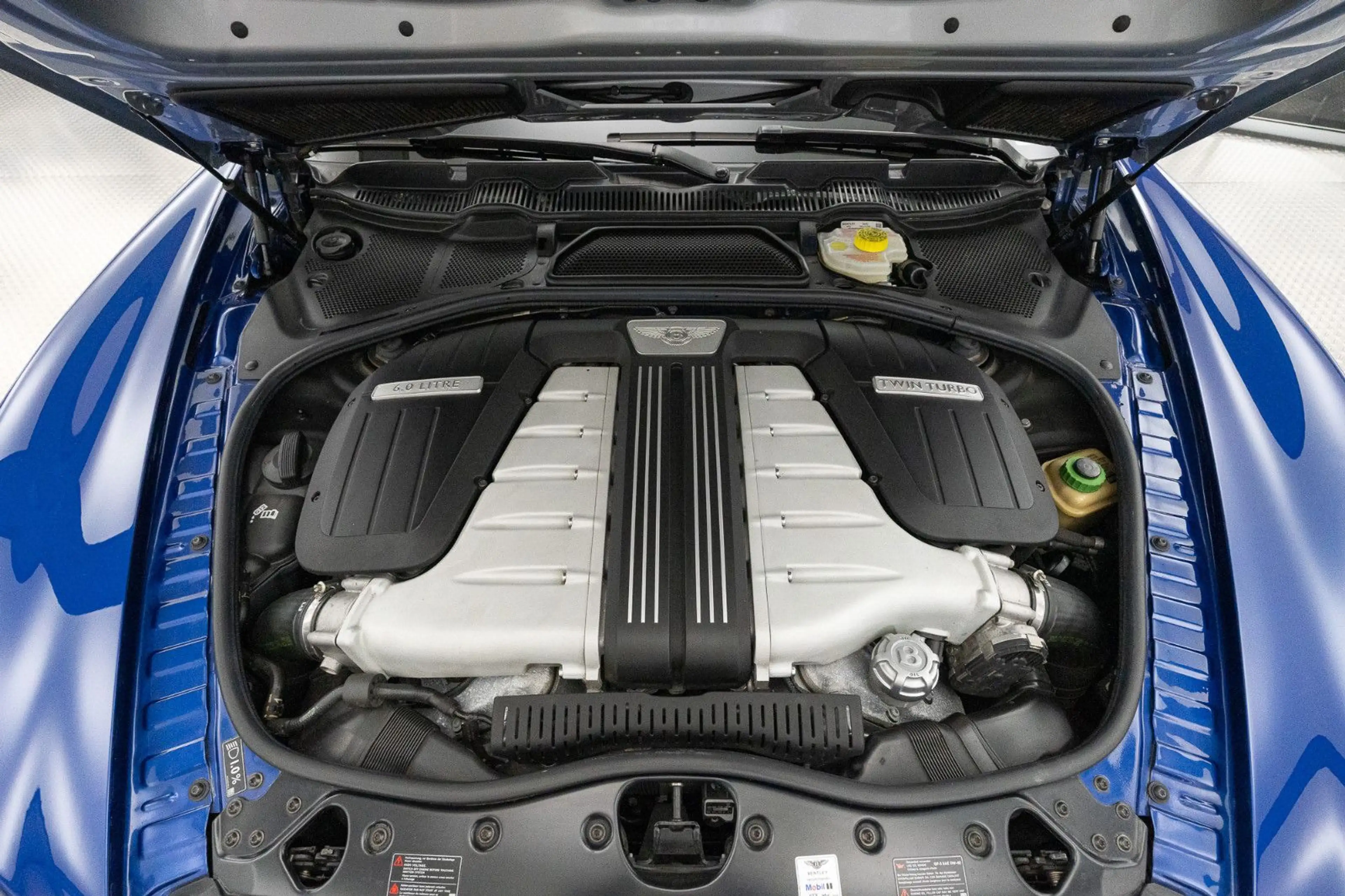 Bentley Flying Spur 6.0 W12 S Autom. — photo 9