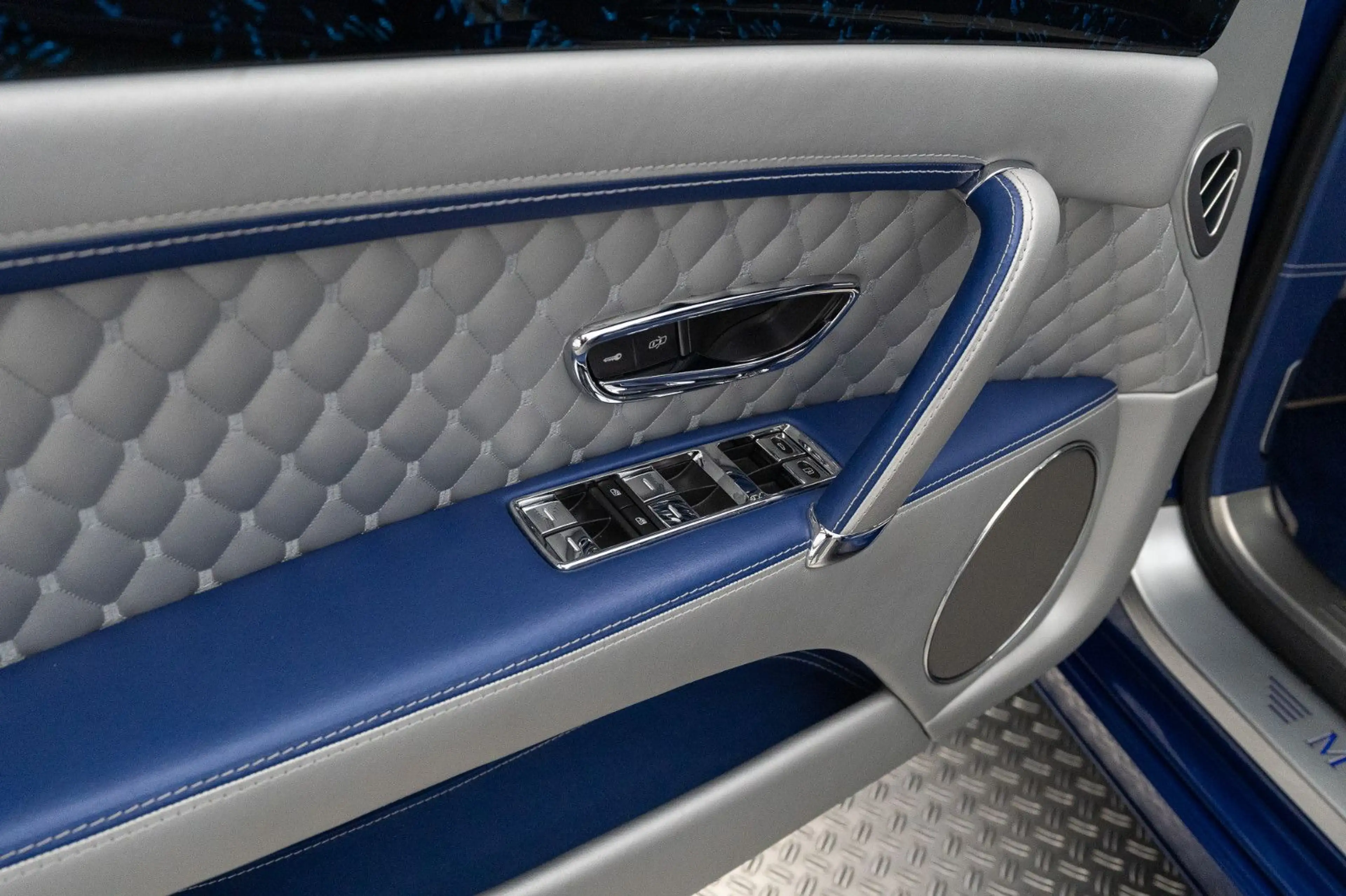 Bentley Flying Spur 6.0 W12 S Autom. — photo 15
