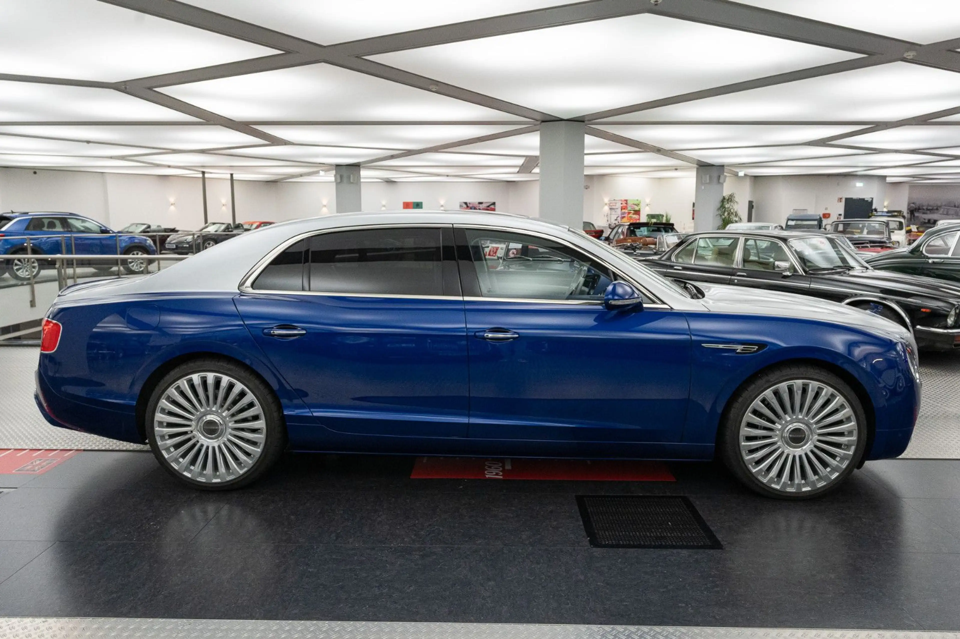 Bentley Flying Spur 6.0 W12 S Autom. — photo 4