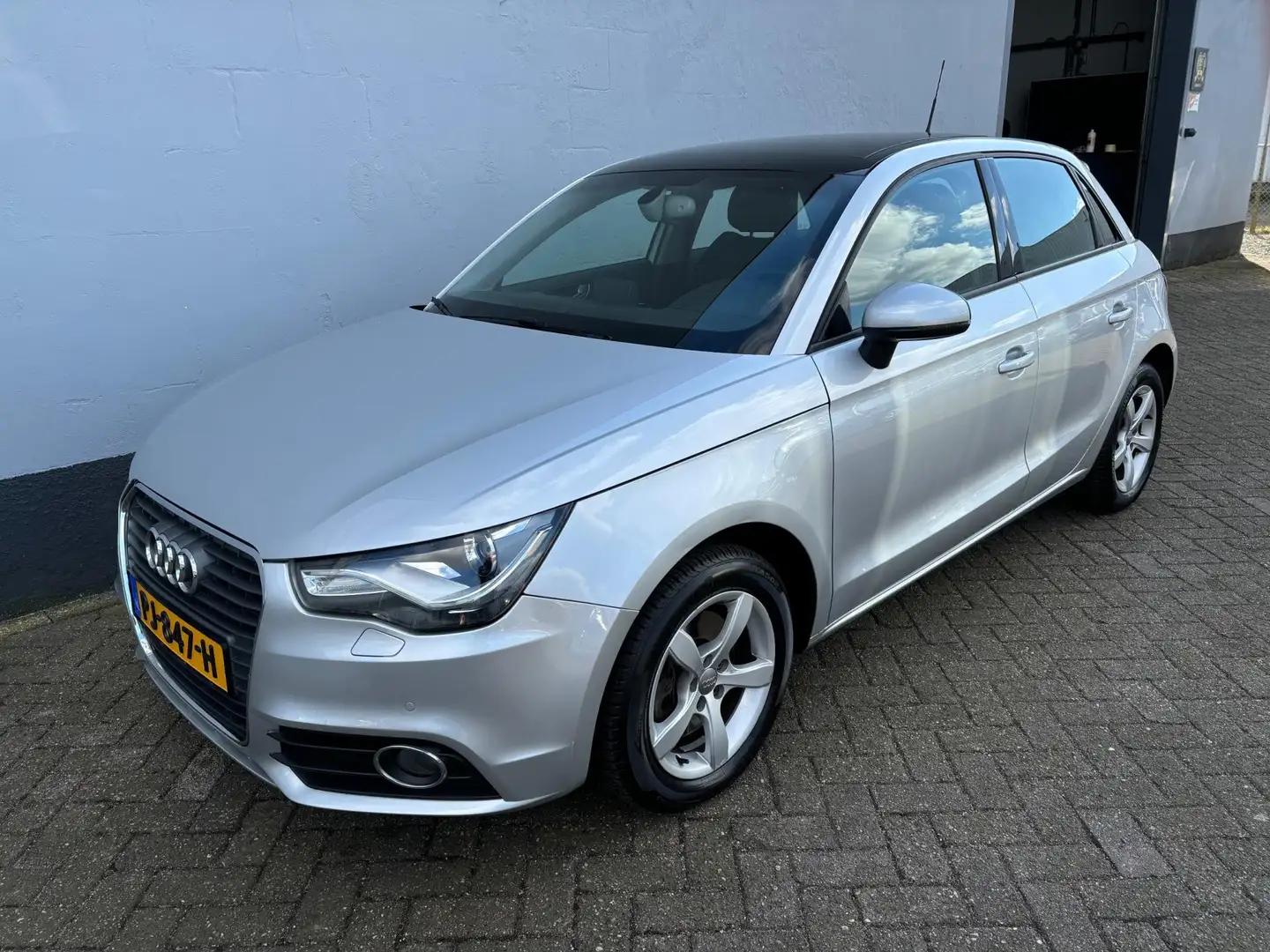 Audi A1 Sportback 1.4 TFSI Pro Line S - Panorama Dak Grijs - 1