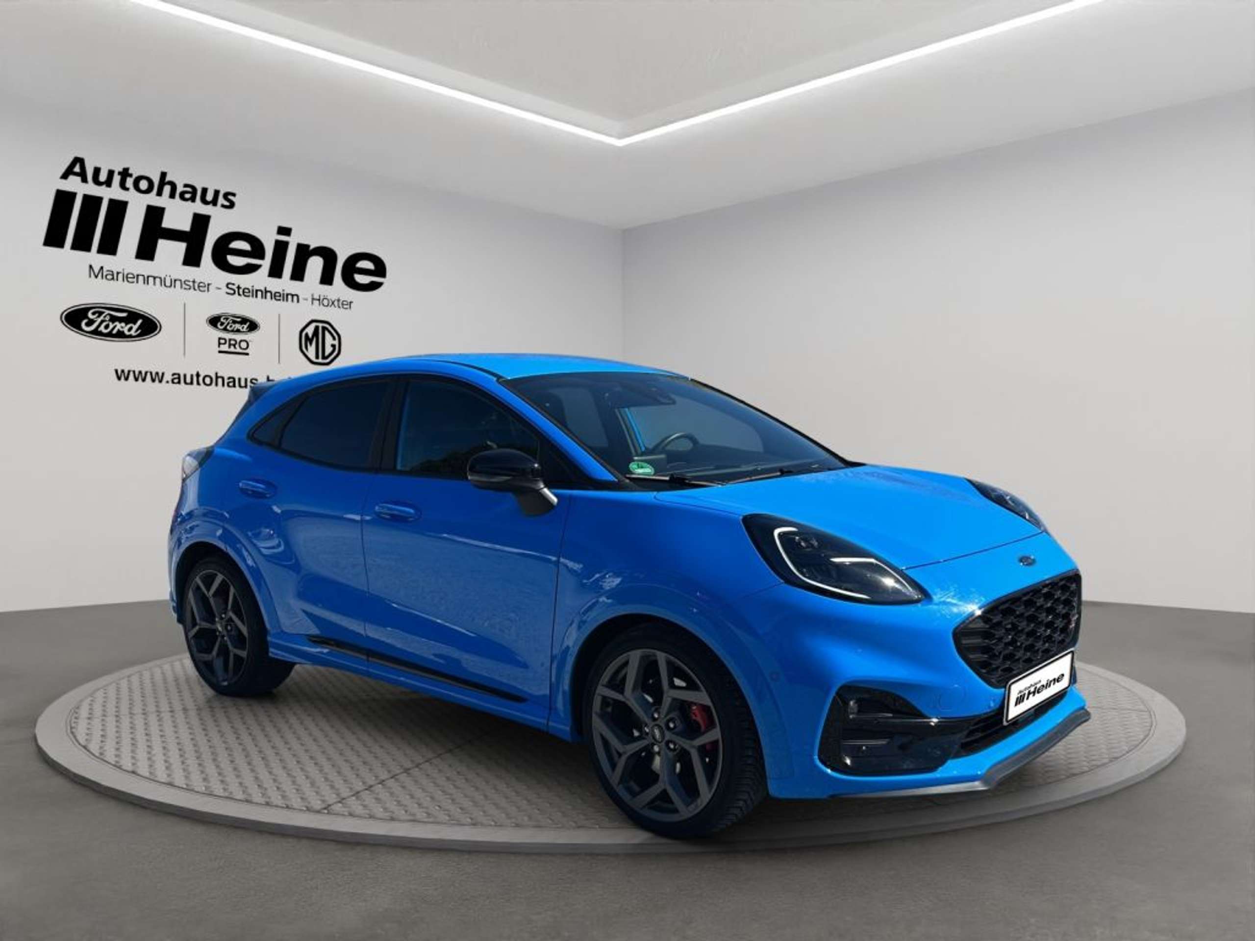 Fahrzeugabbildung Ford Puma 1.0 EcoBoost Hybrid Aut. ST X - mit KI generiert/bearbeitet
