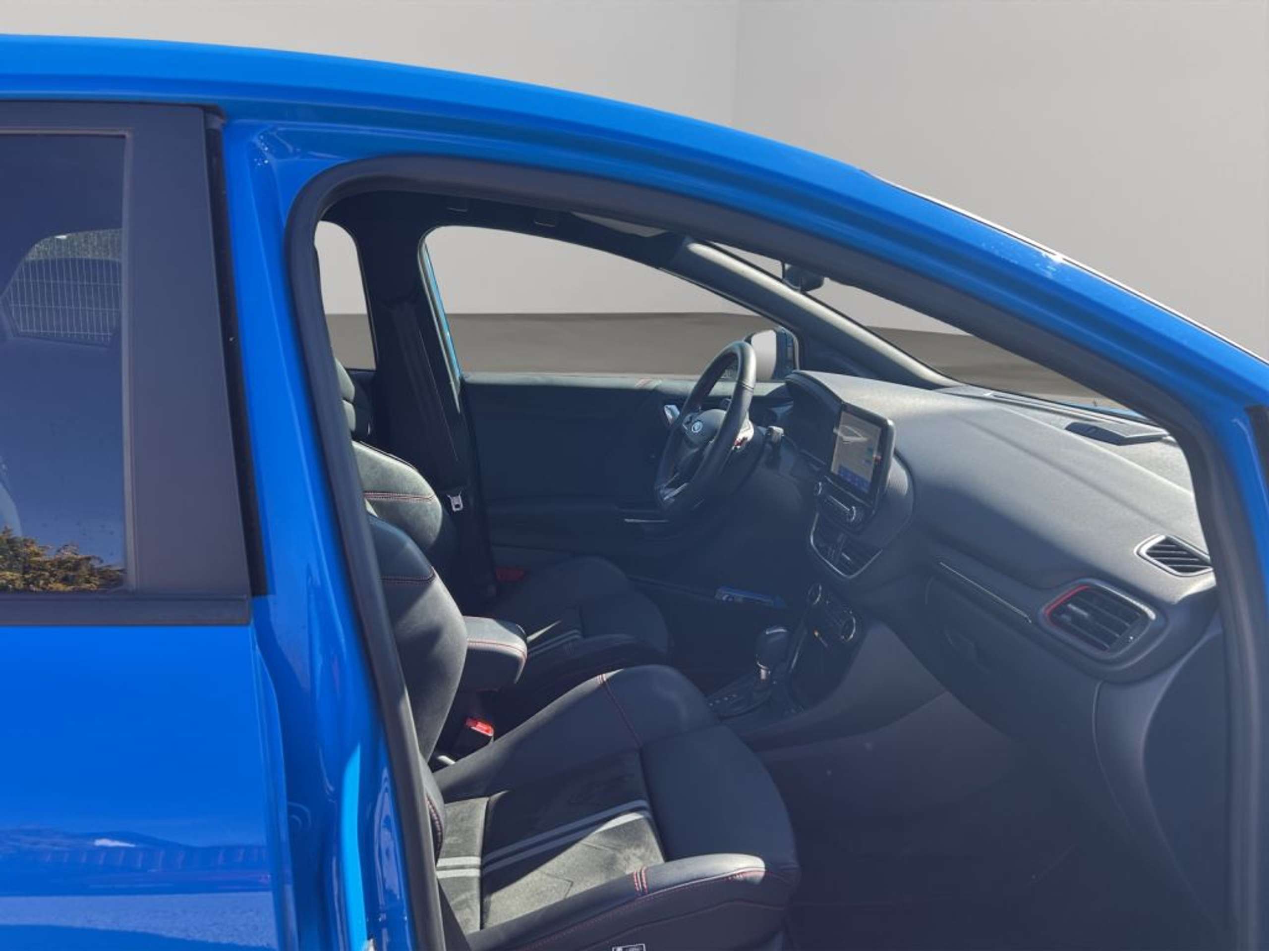 Fahrzeugabbildung Ford Puma 1.0 EcoBoost Hybrid Aut. ST X - mit KI generiert/bearbeitet