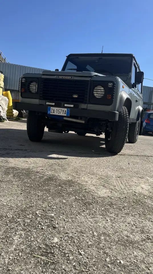 Land Rover Defender 90 2.5 TDI HT, foto 2