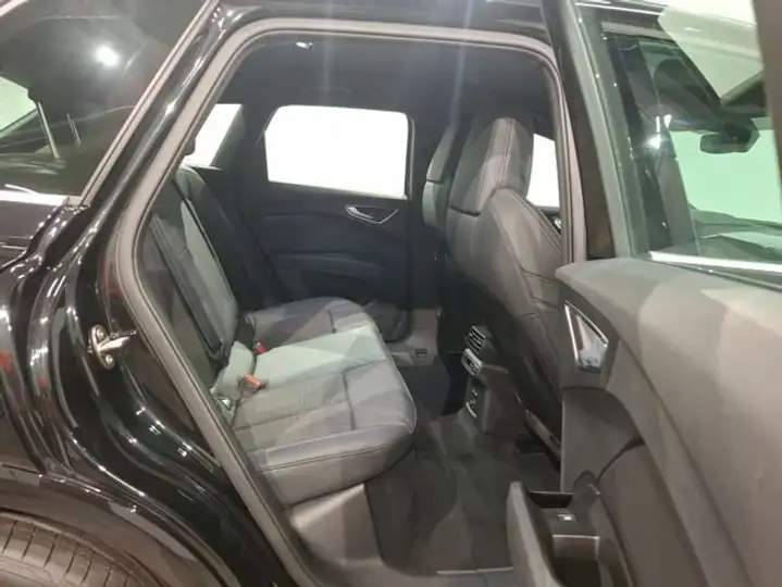 Audi Q4 2026, foto 6