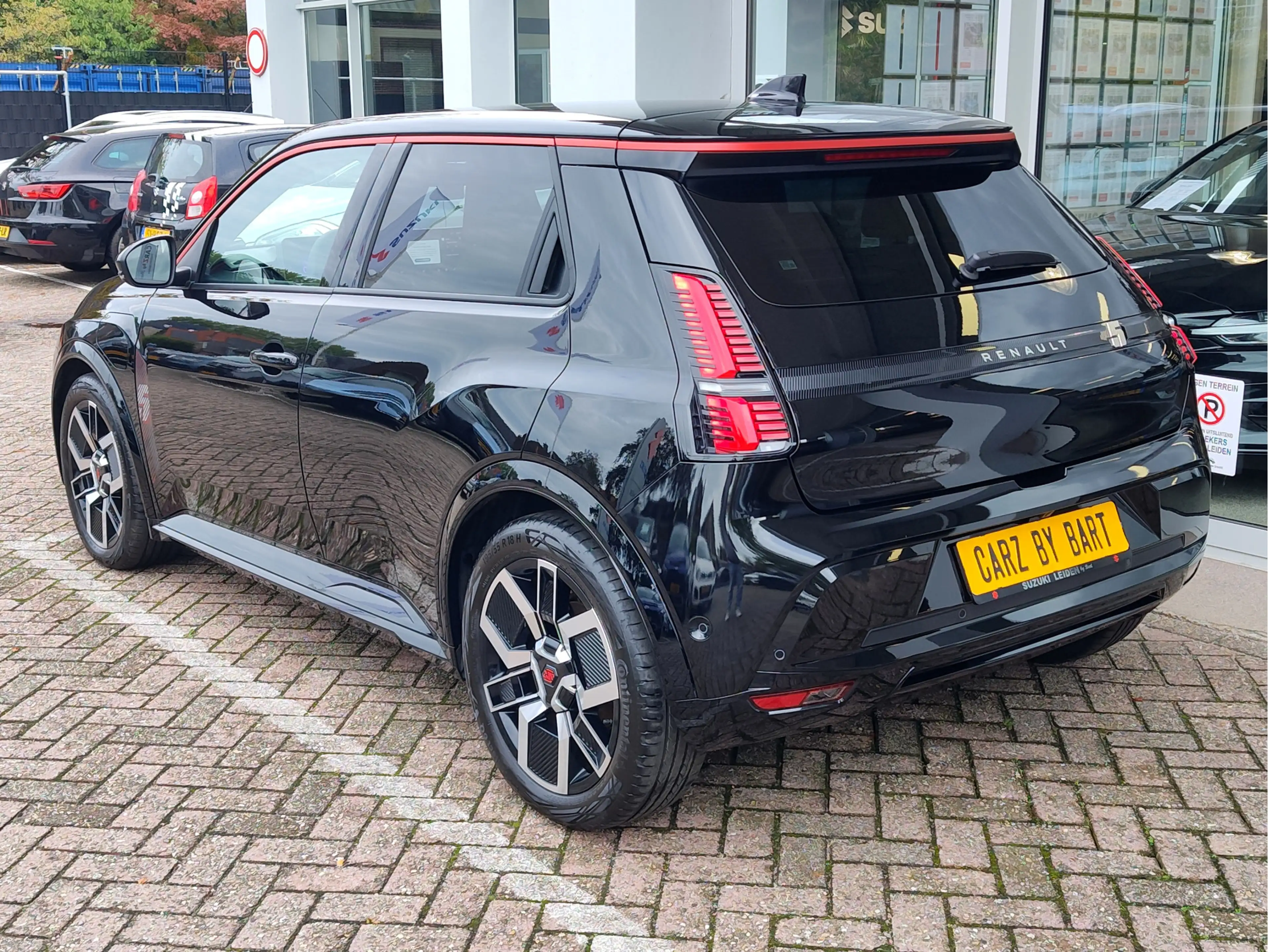 Renault R 5 COMFORT RANGE ICONIC CINQ 52 kWh Adaptive Cruise | — photo 3