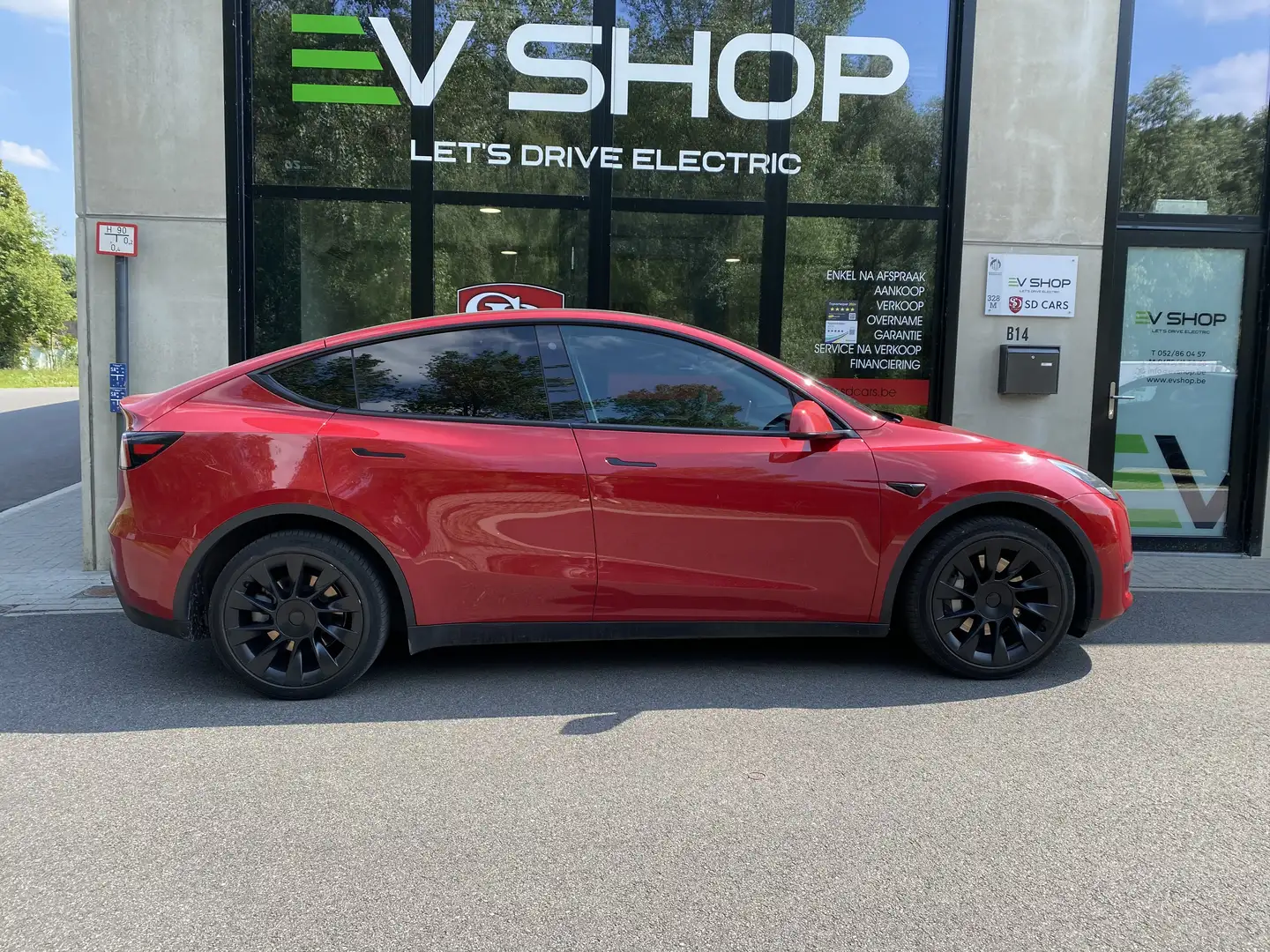 Tesla Model Y Long Range - 21% BTW Rojo - 1