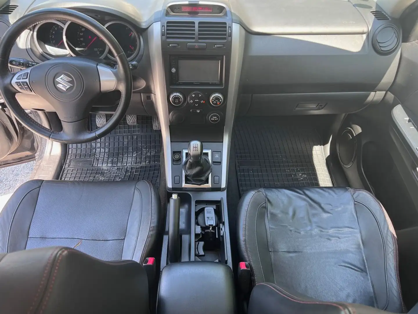 Suzuki Grand Vitara 1.6 VVT 106cv 4X4 2ème main Noir - 2