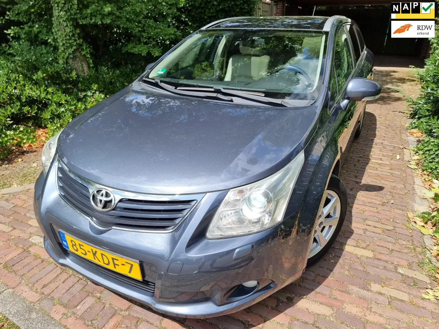 Toyota Avensis Wagon 2.0 VVTi Aut. Executive Pano/Xenon/Leer Blauw - 1