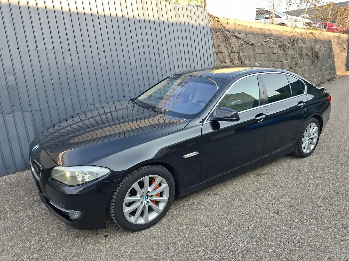 BMW 535 BMW 535i Österreich-Paket Aut. Schwarz - 1