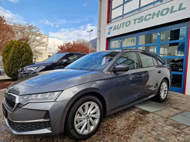 Skoda Octavia main image