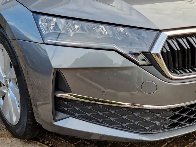 Skoda Octavia view 6