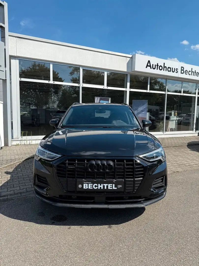Audi Q3 40 TFSI QUATTRO, AHK, S-Line, RüfaKa Schwarz - 2