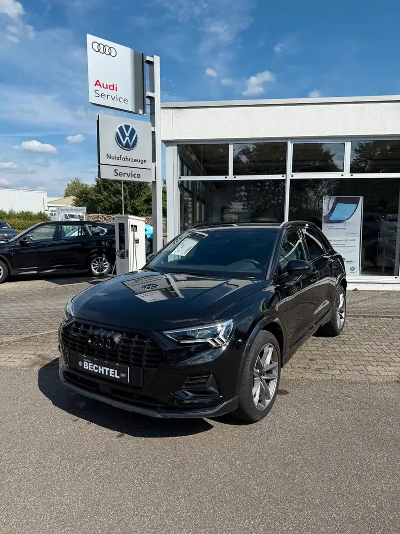 Audi Q3 40 TFSI QUATTRO, AHK, S-Line, RüfaKa Schwarz - 1
