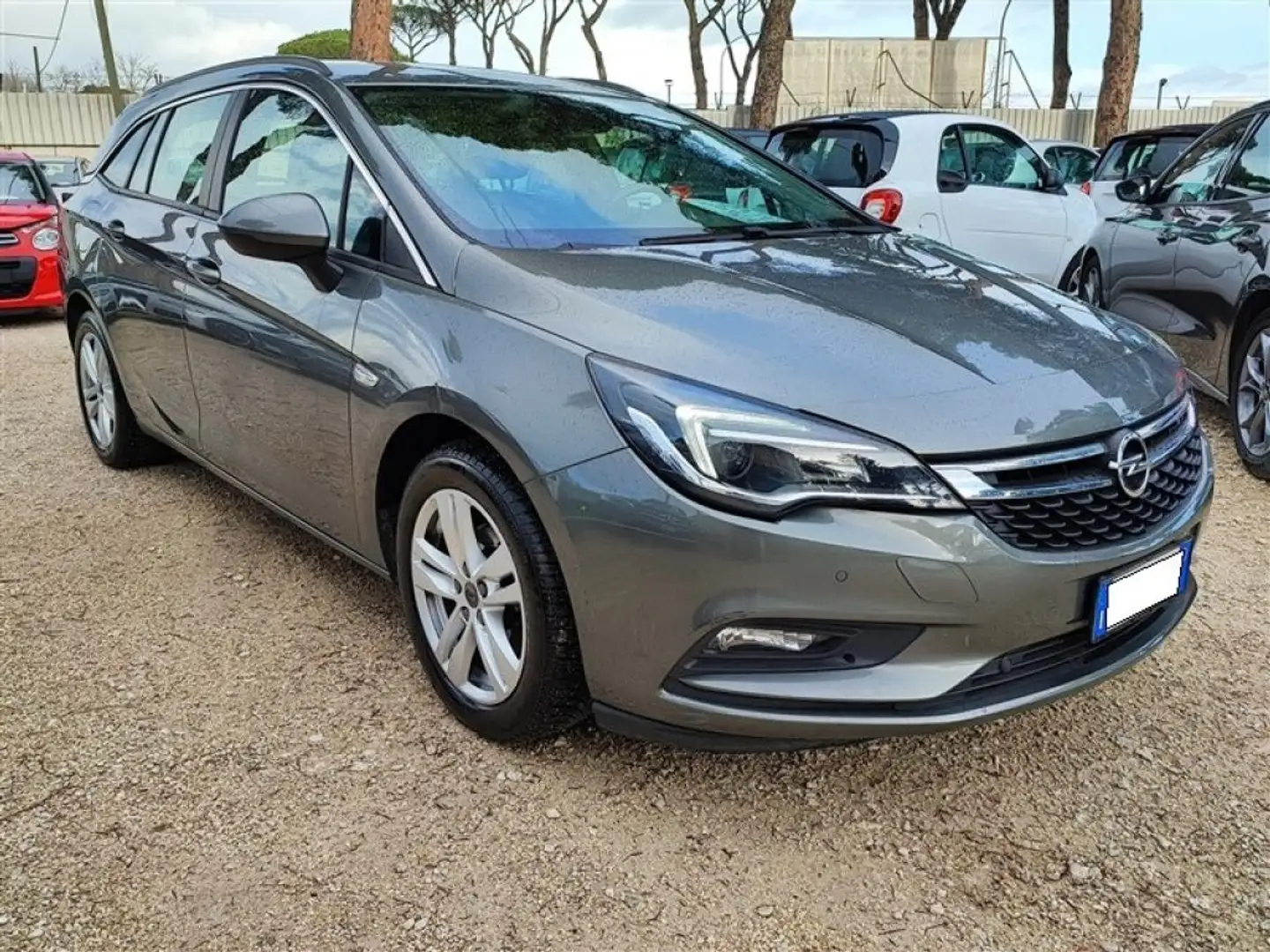 Opel Astra 1.6 CDTi S&S Sports Tourer Business NAVI,CRUISE .. Grau - 2