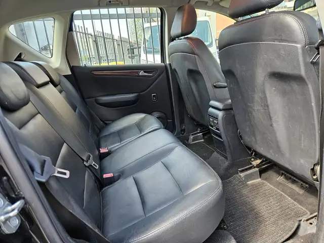 Mercedes-Benz A view 10