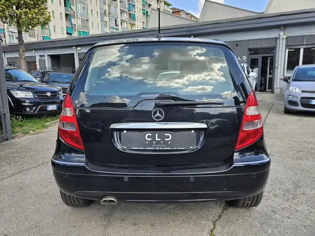 Mercedes-Benz A view 6