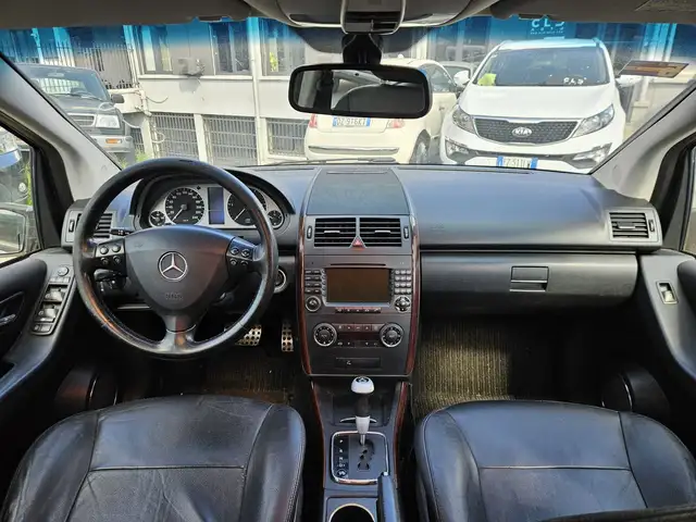 Mercedes-Benz A view 11