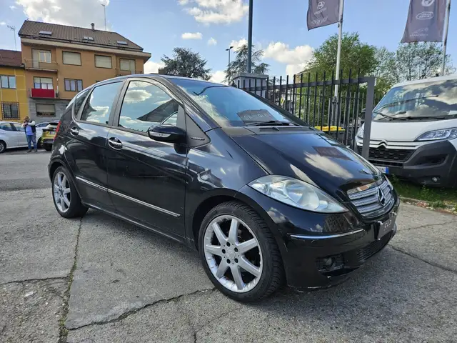 Mercedes-Benz A view 3