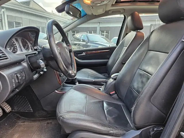 Mercedes-Benz A view 8