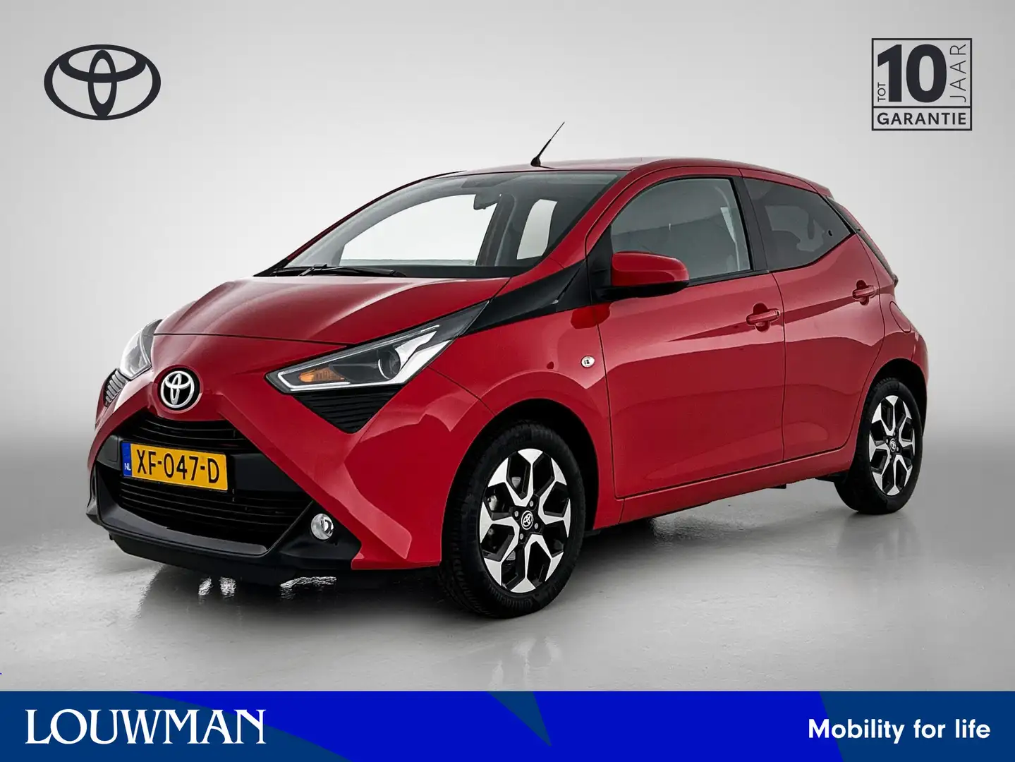 Toyota Aygo 1.0 VVT-i x-joy | Climate control | Cruise control Rood - 1